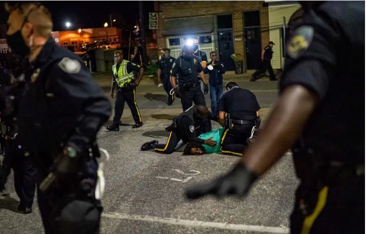 USA: au moins 1183 tués par la police en 2022, un nouveau record